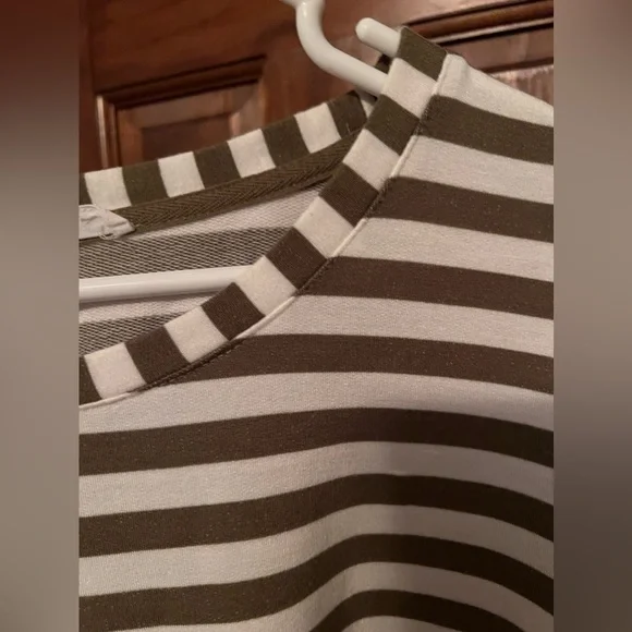 Stripped Green and White T-shirt Jane+Delancey Size Large - Picture 4 of 7